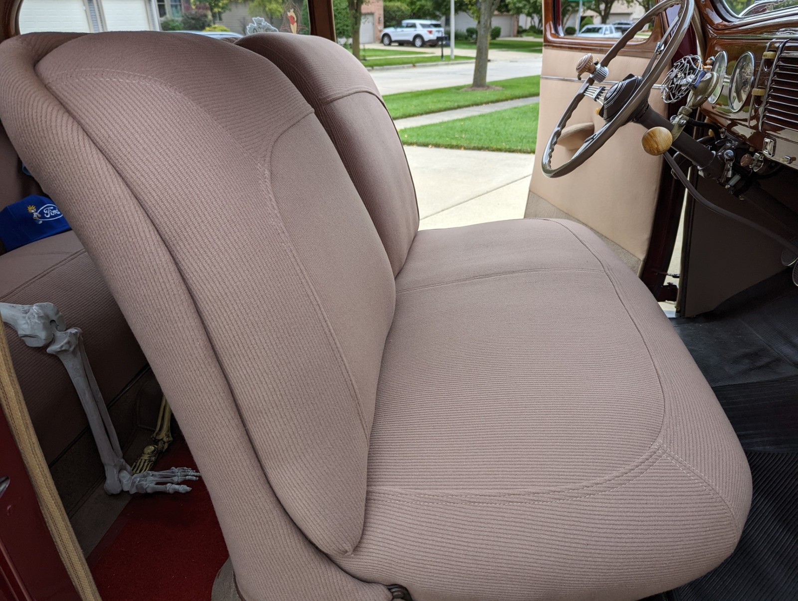 Ford-Tudor-1939-2-Door-27