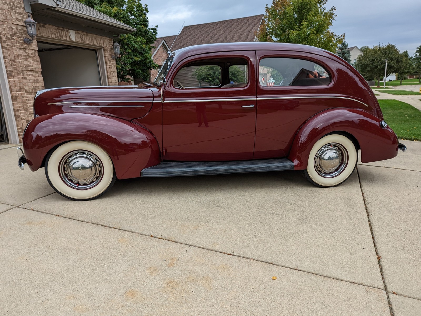 Ford-Tudor-1939-2-Door-3