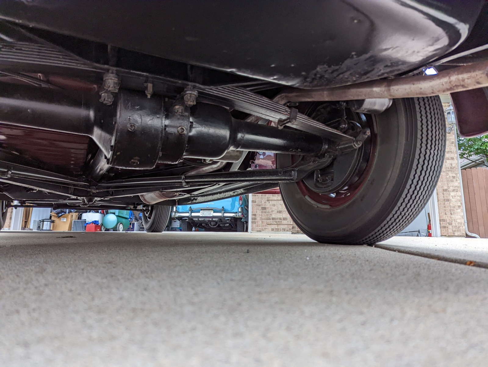 Ford-Tudor-1939-2-Door-38