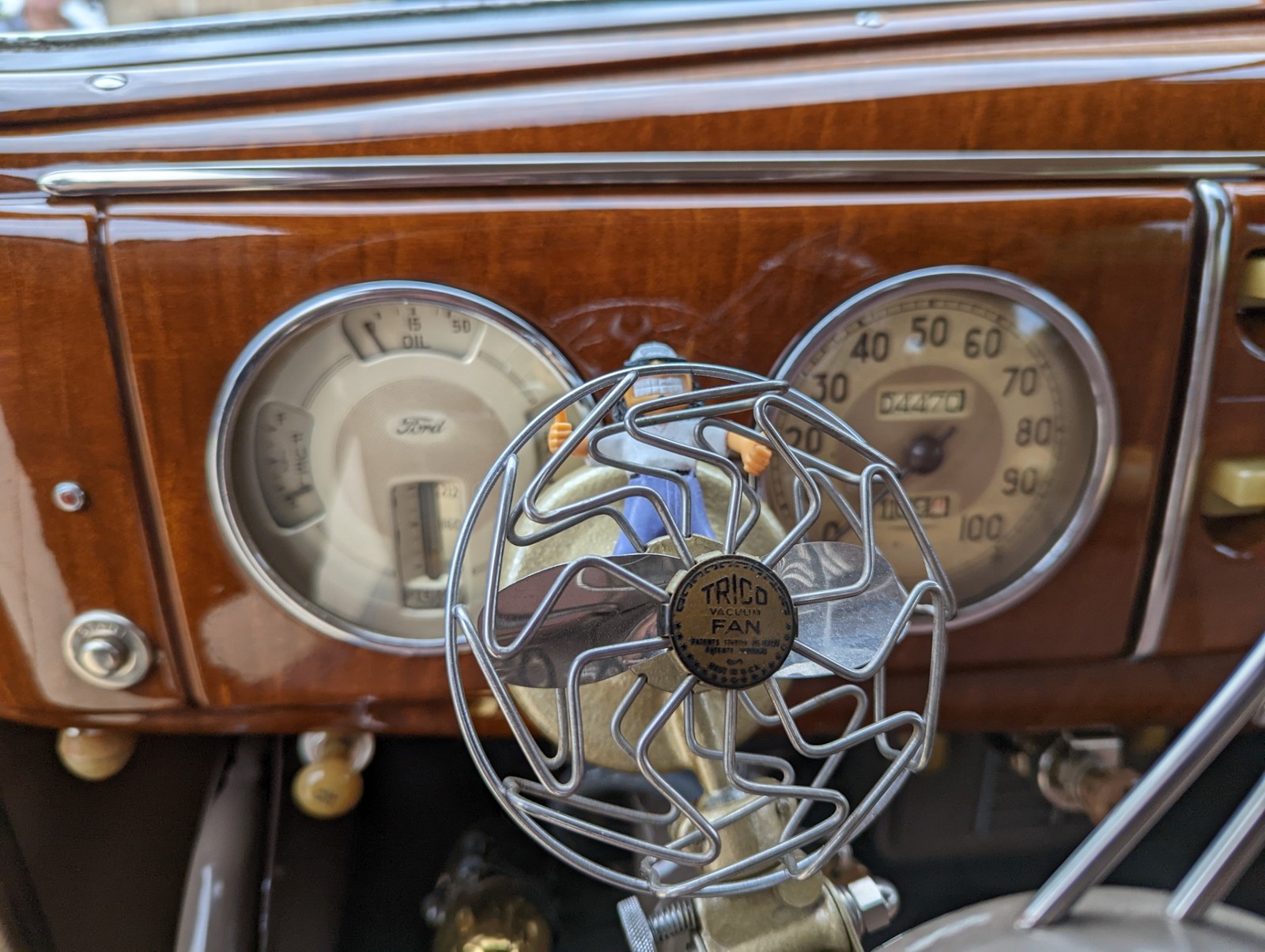 Ford-Tudor-1939-2-Door-39