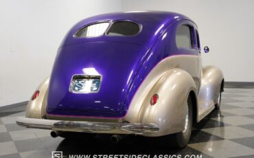 Ford-Tudor-1940-Sedan-11