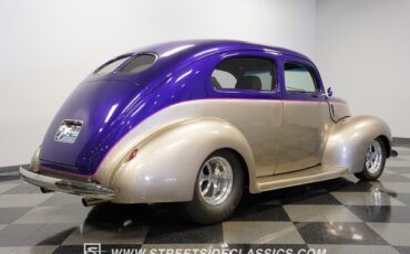 Ford-Tudor-1940-Sedan-12