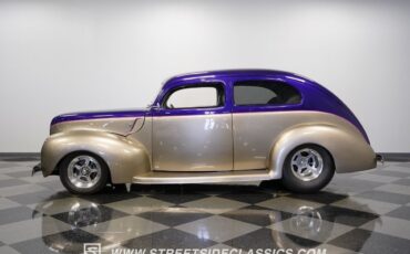 Ford-Tudor-1940-Sedan-2