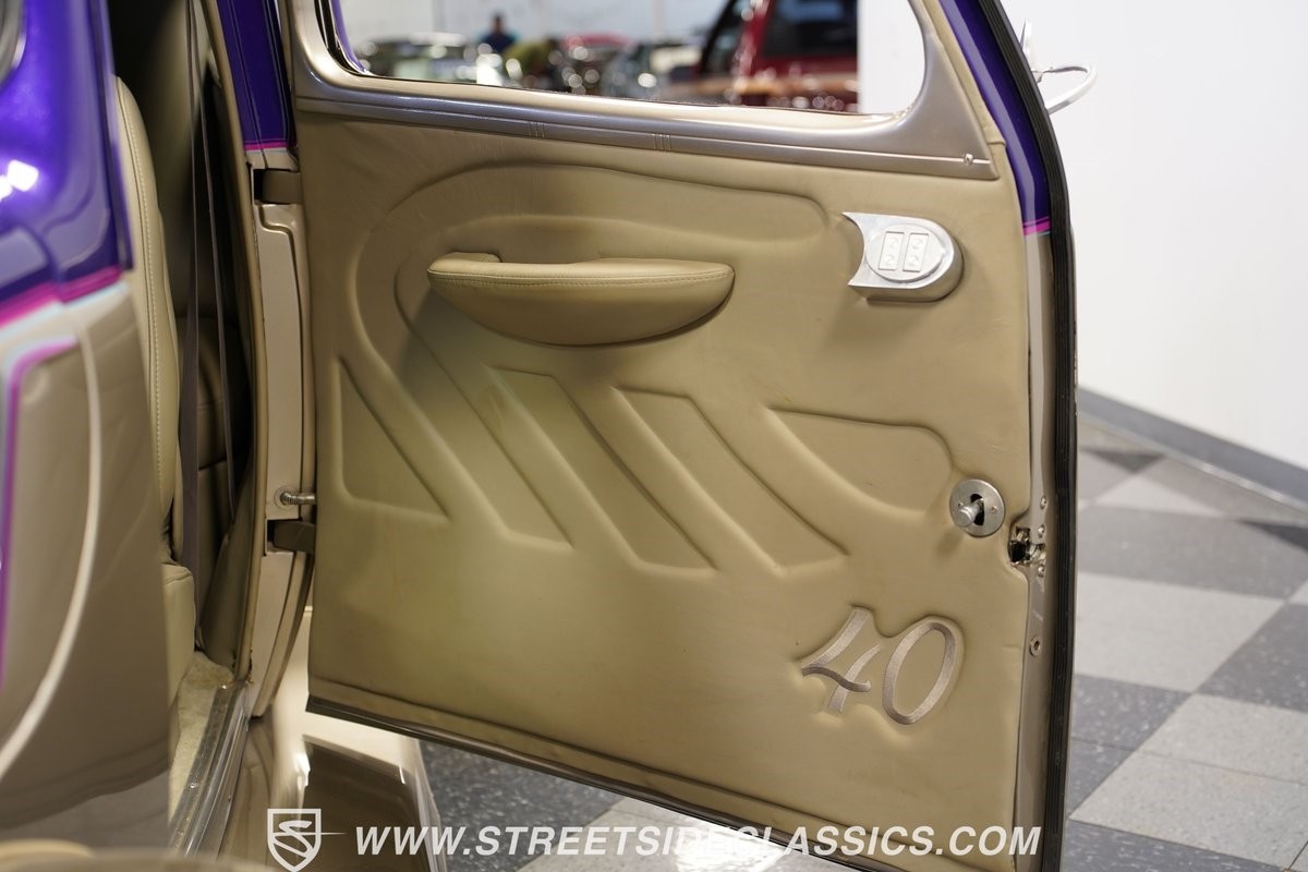 Ford-Tudor-1940-Sedan-37