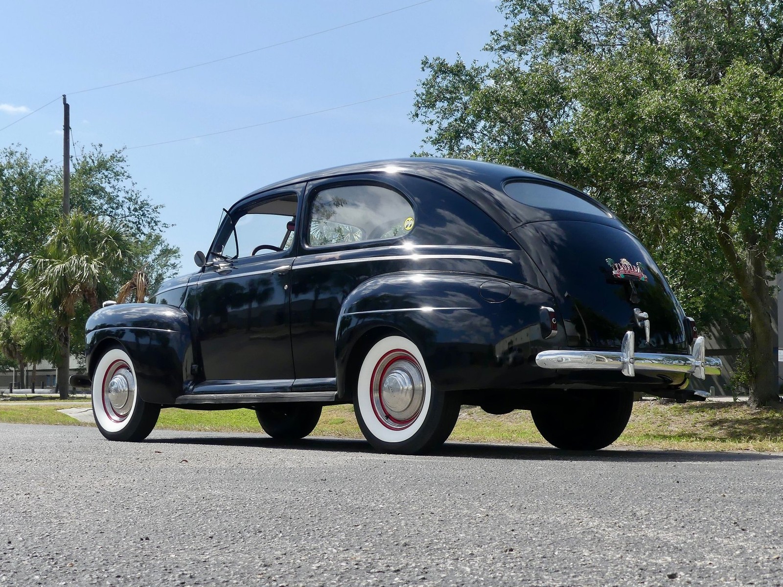 Ford-Tudor-1941-Sedan-15