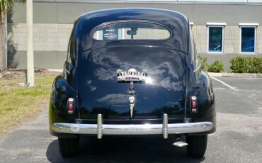 Ford-Tudor-1941-Sedan-16