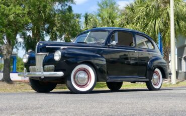 Ford-Tudor-1941-Sedan-9