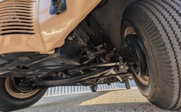 Ford-Tudor-Deluxe-1940-Sedan-22