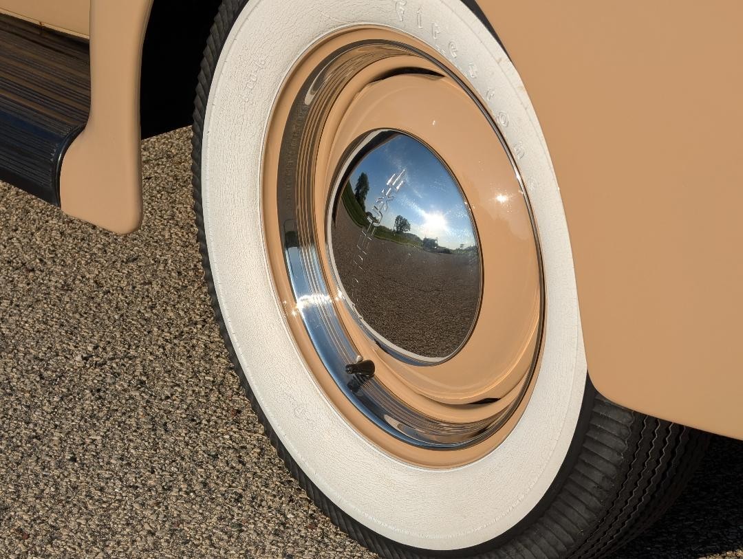 Ford-Tudor-Deluxe-1940-Sedan-8