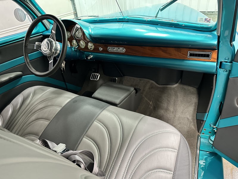 Ford-Two-Door-Sedan-Chopped-Top-Street-Ride-1941-16