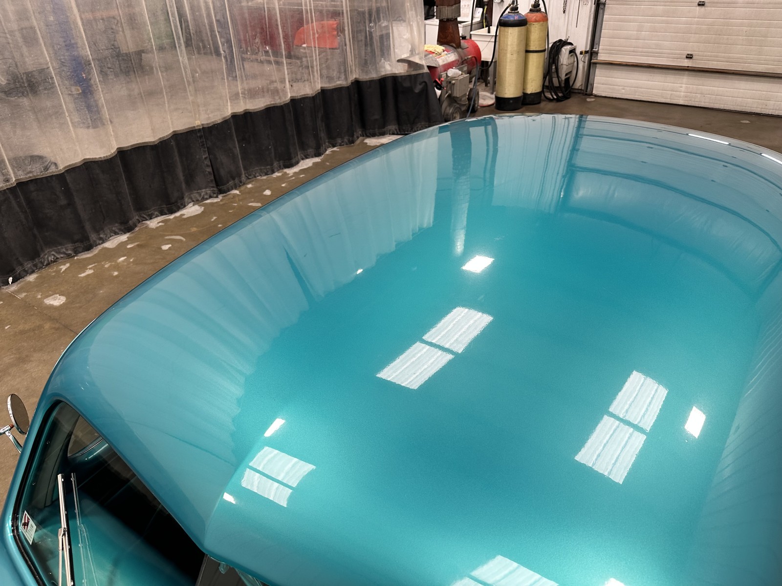 Ford-Two-Door-Sedan-Chopped-Top-Street-Ride-1941-19