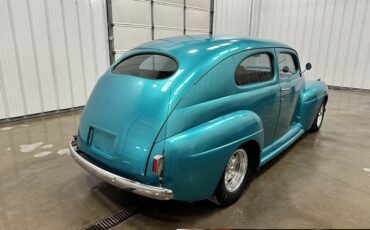 Ford-Two-Door-Sedan-Chopped-Top-Street-Ride-1941-3