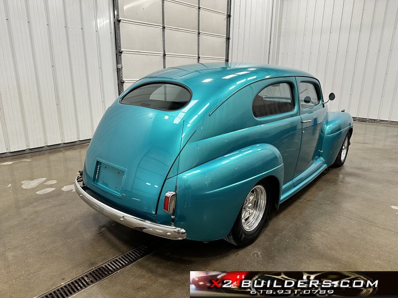 Ford-Two-Door-Sedan-Chopped-Top-Street-Ride-1941-3