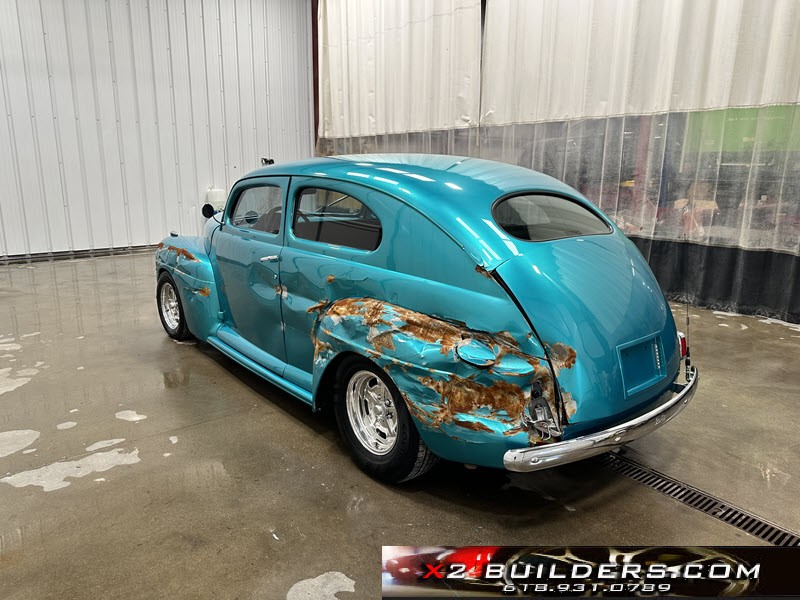 Ford-Two-Door-Sedan-Chopped-Top-Street-Ride-1941-5