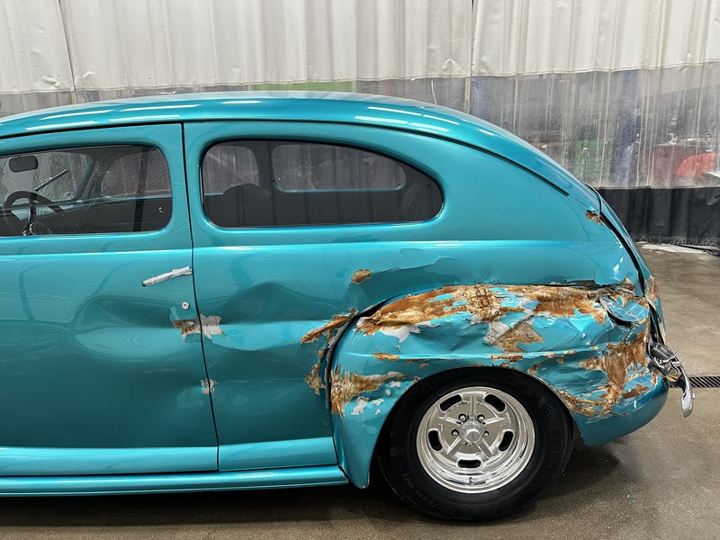 Ford-Two-Door-Sedan-Chopped-Top-Street-Ride-1941-7