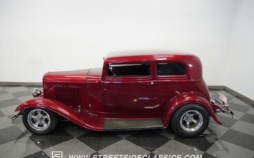 Ford-Victoria-1932-Coupe-10