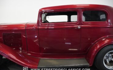 Ford-Victoria-1932-Coupe-15