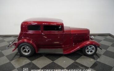 Ford-Victoria-1932-Coupe-31