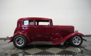Ford-Victoria-1932-Coupe-32