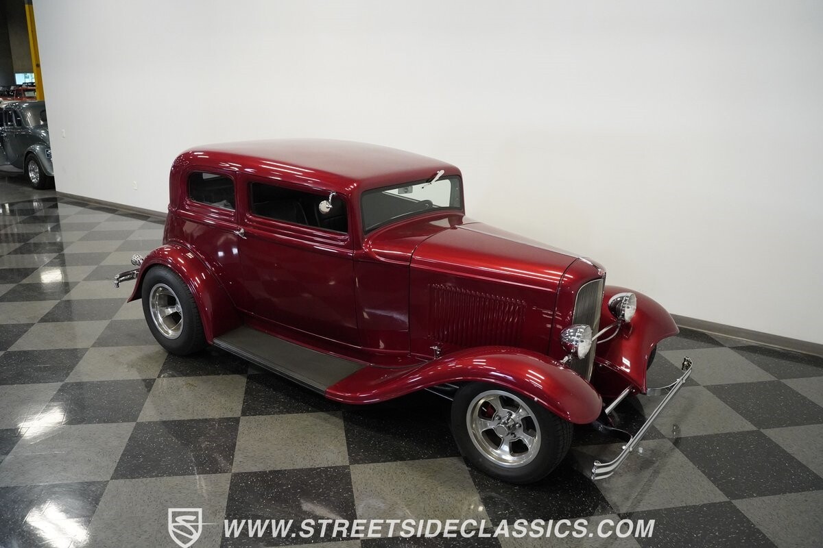 Ford-Victoria-1932-Coupe-34