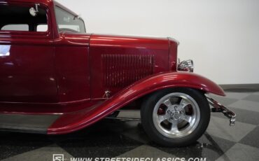 Ford-Victoria-1932-Coupe-36