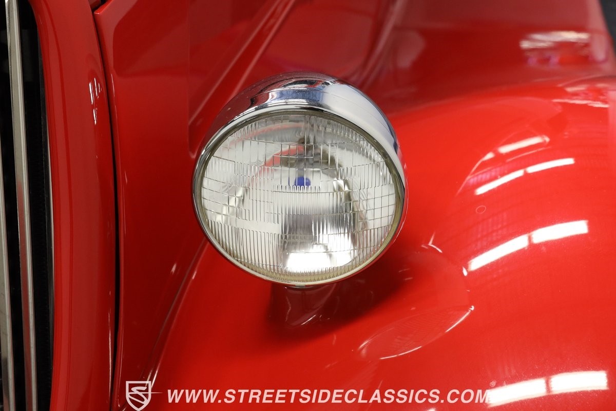 Ford-Victoria-1933-Coupe-19