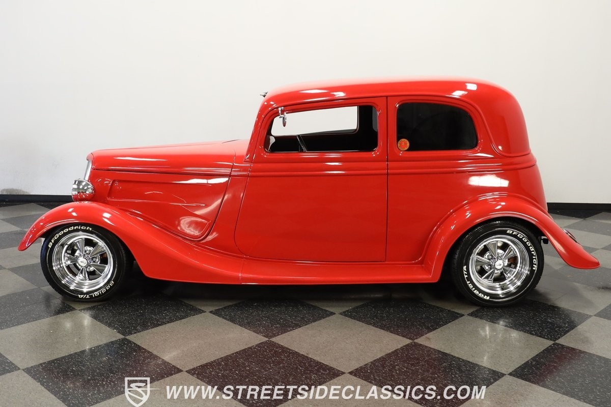 Ford-Victoria-1933-Coupe-2