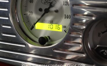 Ford-Victoria-1933-Coupe-37