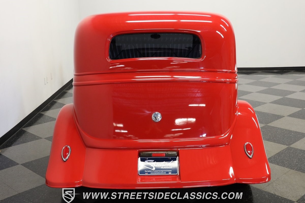 Ford-Victoria-1933-Coupe-8