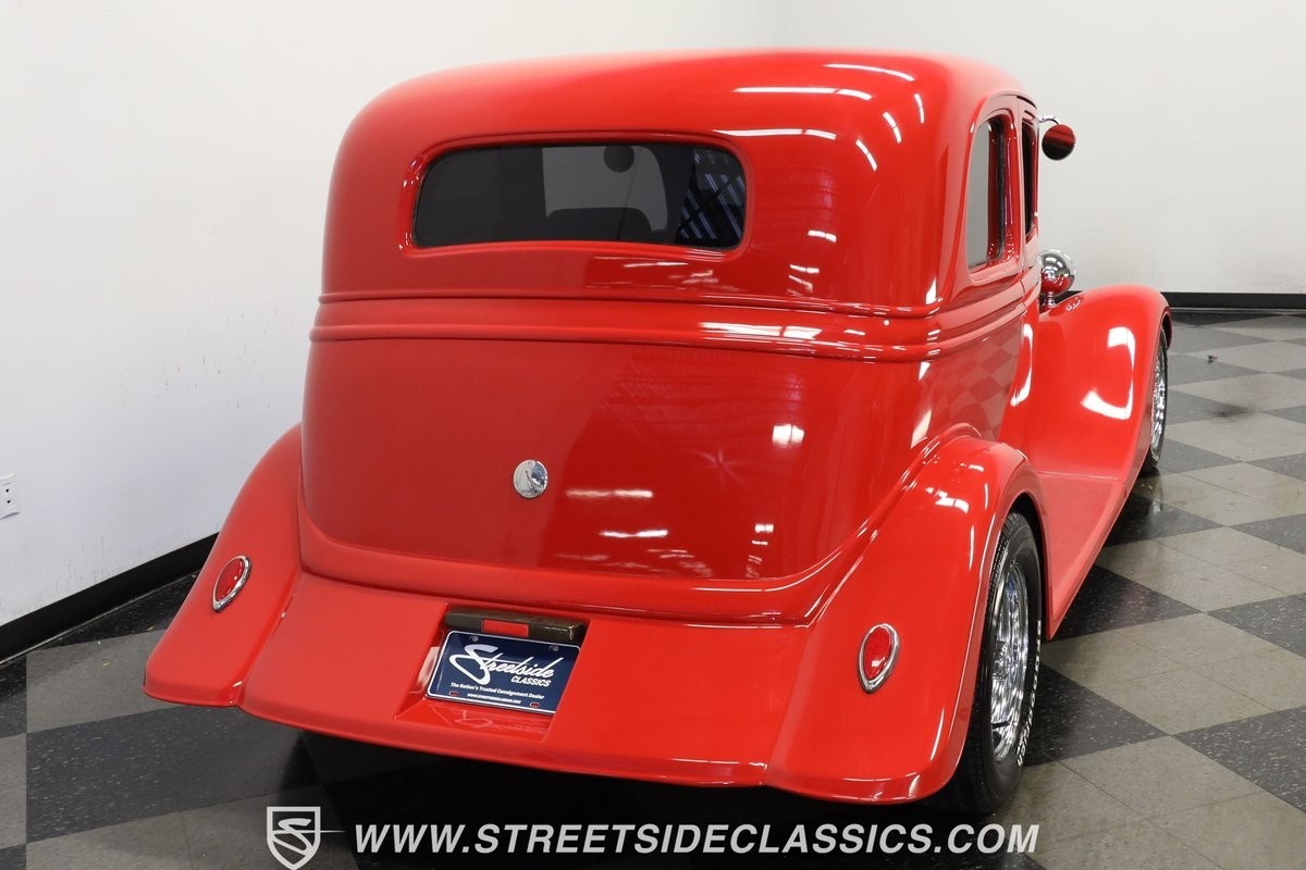 Ford-Victoria-1933-Coupe-9