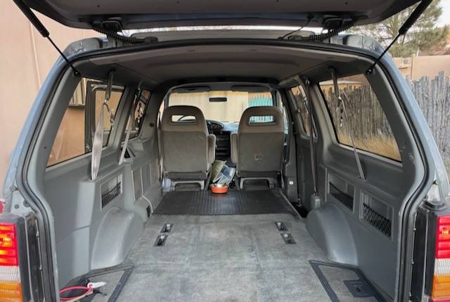 Ford-areostar-van-1993-red-4