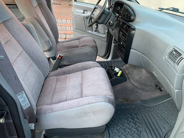 Ford-areostar-van-1993-red-6