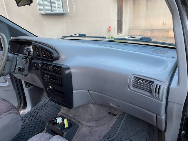 Ford-areostar-van-1993-red-7