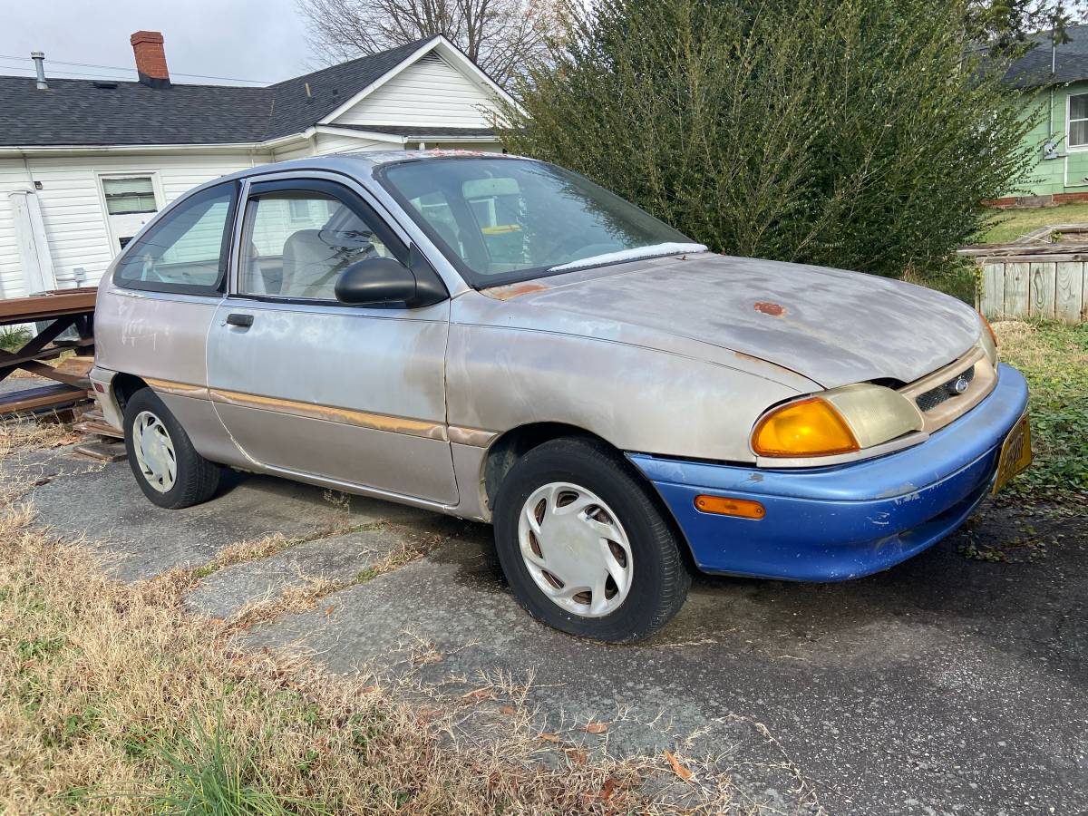 Ford-aspire-1996-brown