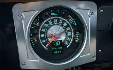 Ford-bronco-1969-white-180