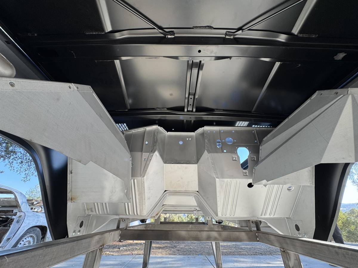 Ford-bronco-1972-silver-160