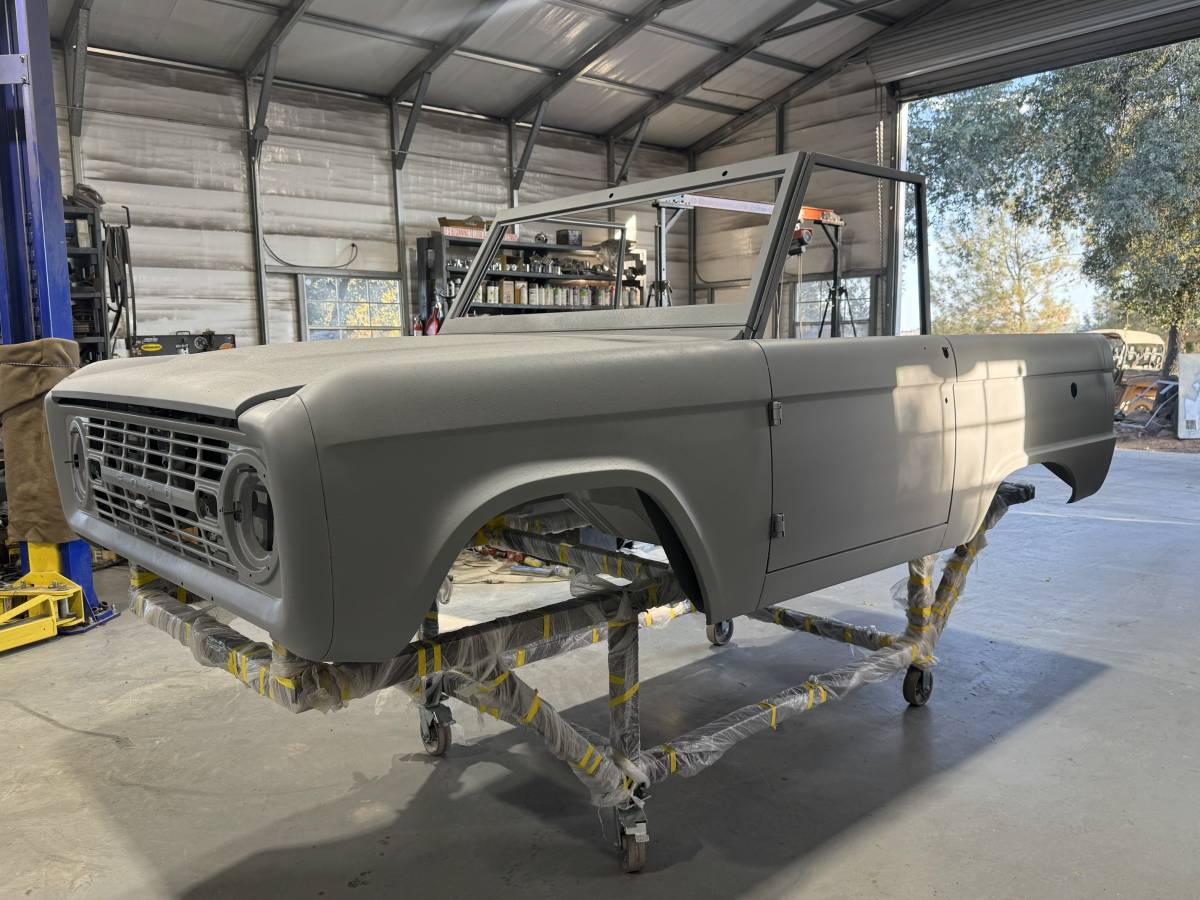 Ford-bronco-1972-silver-211