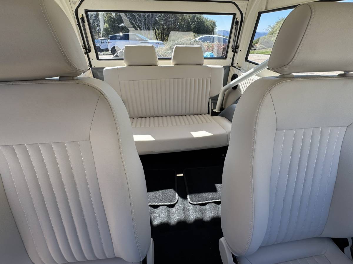 Ford-bronco-1972-silver-261