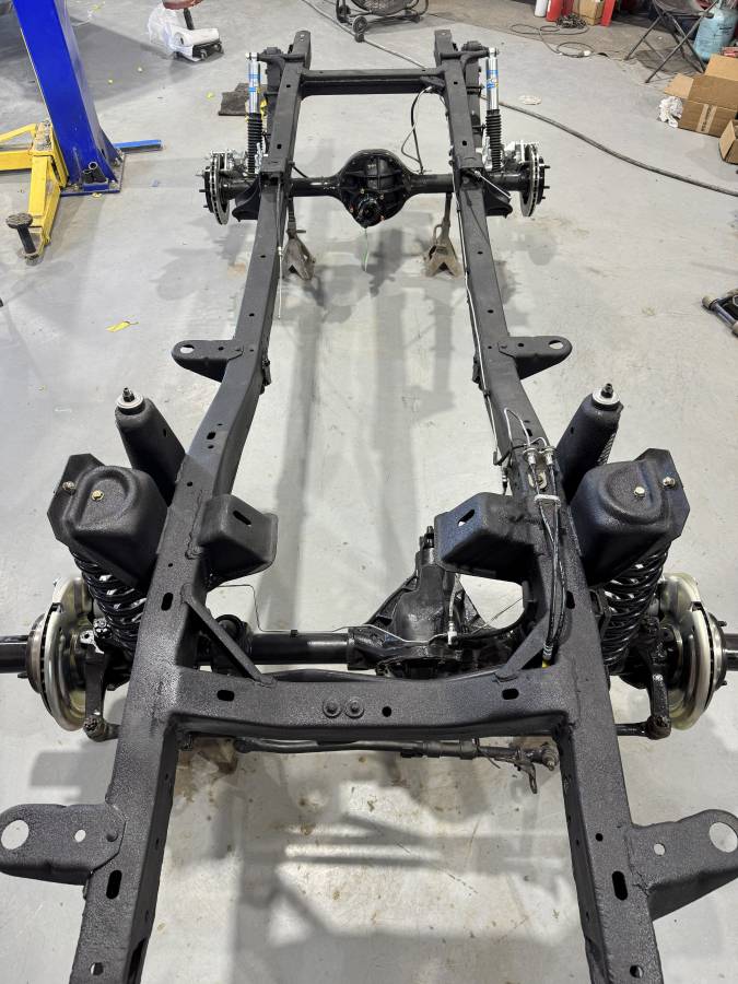 Ford-bronco-1972-silver-377