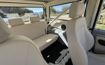 Ford-bronco-1972-silver-81