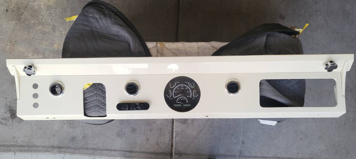 Ford-bronco-1974-white-17