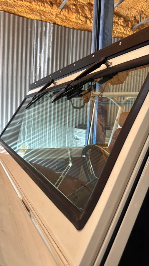 Ford-bronco-1974-white-19