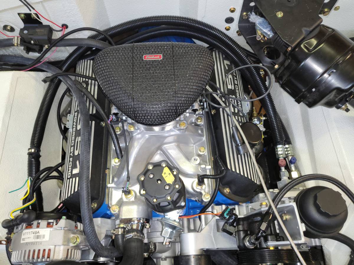 Ford-bronco-1974-white-22