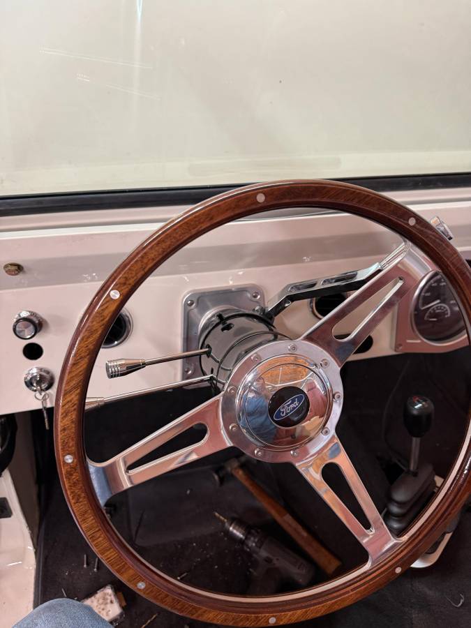 Ford-bronco-1974-white-6