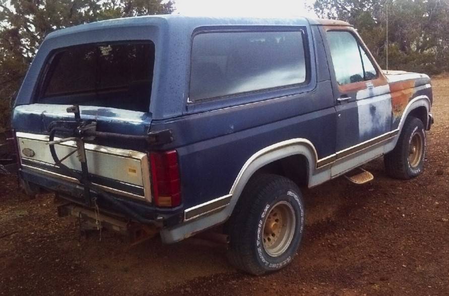 Ford-bronco-1983-black-11