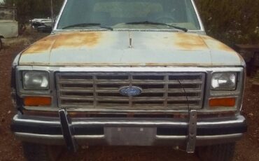 Ford-bronco-1983-black-2