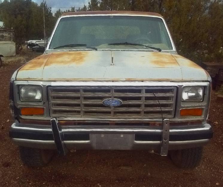 Ford-bronco-1983-black-2