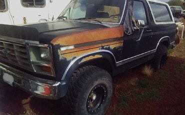 Ford-bronco-1983-black-3
