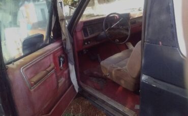 Ford-bronco-1983-black-4