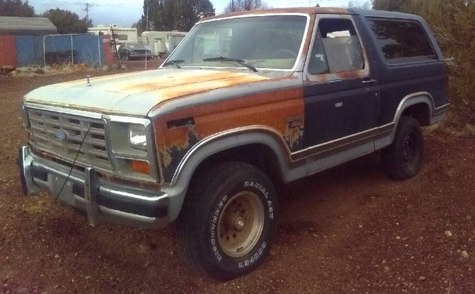 Ford-bronco-1983-black-5